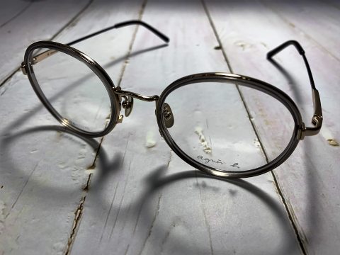 享美眼鏡的粗邊復古眼鏡